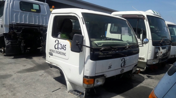 ขายหัวเก๋งรถบรรทุก 6 ล้อกลาง ยี่ห้อ NISSAN PU ราคา 42,000 บาท