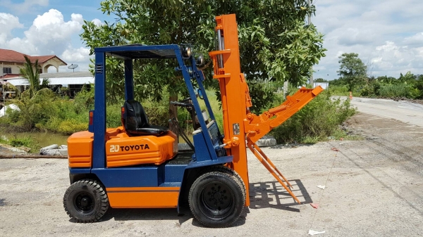 ขายด่วนรถยกดีเซล TOYOTA 5FD20ยก2ตันเสาสูง3เมตรงากะดกยางหน้าคู้รถนอกนำเข้ายังไม่เคยใช้งานในเมืองไทยเลย=รุ่นใหม่ขายถูกๆๆ