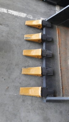 ขายบุ้งกี๋สำหรับรถขุด ขนาด PC200 กว้าง 45 นิ้ว ราคา 45,000 บาท