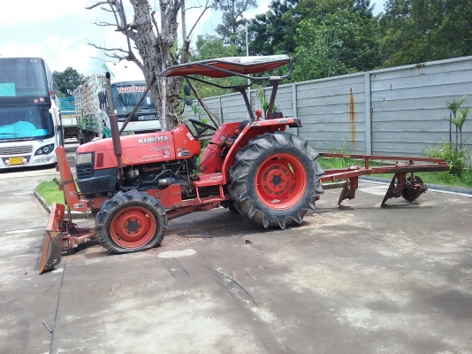 ขาย 195,000 รถไถ KUBOTA L 4508 2 เพลา พร้อมอุปกร ใบมีด ผาน 3 เล่มทะเบียน รถสวยพร้อมใช้ 090-772-3710 090-772-3708 ขาย 195,000 รถไถ KUBOTA L 4508 2 เพลา พร้อมอุปกร ใบมีด ผาน 3 เล่มทะเบียน รถสวยพร้อมใช้ 090-772-3710 090-772-3708