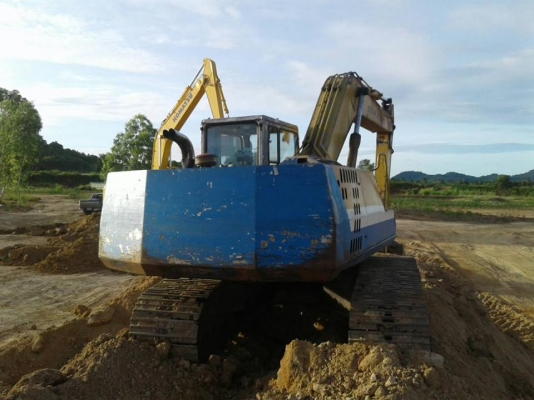 ขายรถแบคโค KOMATSU PC200-5 ช่วงล่างดี เอวแน่น ทำงานเร็ว สภาพพร้อมใช้งาน เอกสารเล่มทะเบียนพร้อมโอน ราคา460,000 สนใจโทร 090-8588220คุณนะ 093-3258446คุณบิว หรือเข้าดูสินค้าอื่นๆได้ที่ www.narong2truck.com หรือ www.truck.in.th/498 หรือเพจFacebook ณรงค์ ซื้อขา