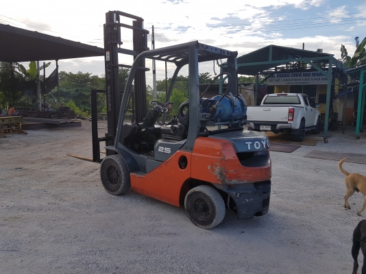 ขายรถยกtoyota2.5T.รุ่น8ล่าสุด.เสา4เมตรปั๊มแรงๆๆ