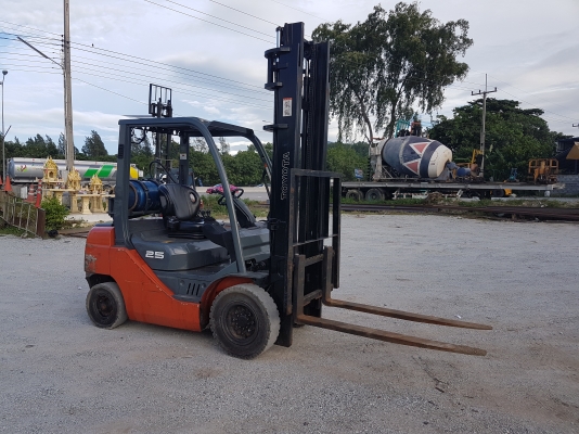 ขายรถยกtoyota2.5T.รุ่น8ล่าสุด.เสา4เมตรปั๊มแรงๆๆ