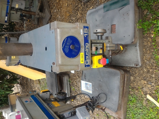 (มาอีก 35 ตัว)สว่านแท่น Clausing ของอเมริกา ตัวใหญ่สูง 2 ม. หน้าโต็ะกว้างมาก ไว้จับยึดชิ้นงาน ใช้ไฟ 220 V. ตัวใหญ่แข็งแรง