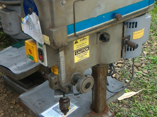 (มาอีก 35 ตัว)สว่านแท่น Clausing ของอเมริกา ตัวใหญ่สูง 2 ม. หน้าโต็ะกว้างมาก ไว้จับยึดชิ้นงาน ใช้ไฟ 220 V. ตัวใหญ่แข็งแรง