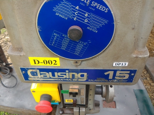 (มาอีก 35 ตัว)สว่านแท่น Clausing ของอเมริกา ตัวใหญ่สูง 2 ม. หน้าโต็ะกว้างมาก ไว้จับยึดชิ้นงาน ใช้ไฟ 220 V. ตัวใหญ่แข็งแรง