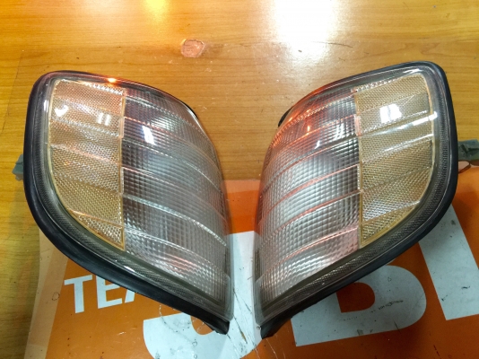 ขายไฟมุมหน้ารถเบนซ์ S500L รุ่น W140 ปี 1992 สีขาว ขายไฟมุมหน้ารถเบนซ์ S500L รุ่น W140 ปี 1992 สีขาว
