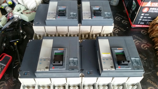 ขายเบรคเกอร์ขนาดใหญ่