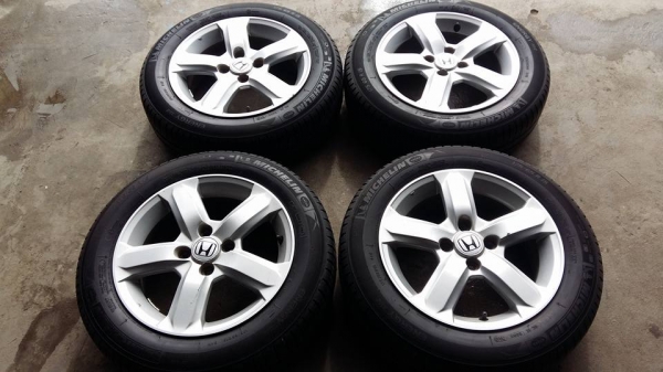 ขายล้อแม็ก city 15" ยางปี13 สนใจติดต่อ ตาเล็ก ล้อและยางครับ 081-3747940 ขายล้อแม็ก city 15" ยางปี13 สนใจติดต่อ ตาเล็ก ล้อและยางครับ 081-3747940