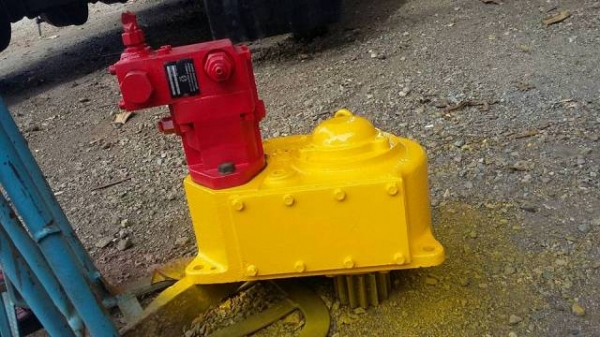 ขายมอเตอร์ปั๊มสวิง ติดเครน 10 ตัน เก่าญี่ปุ่น ขายมอเตอร์ปั๊มสวิง ติดเครน 10 ตัน เก่าญี่ปุ่น