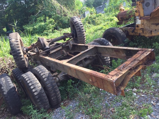 ขายเพลารถสิบล้อทหาร3เพลา6x6เอาไปใส่รถอีแต๋น ให้หมดตามที่เห็นมีแหนบพร้อมครับ ล้อครบขาย 26000 เท่านั้นครับ