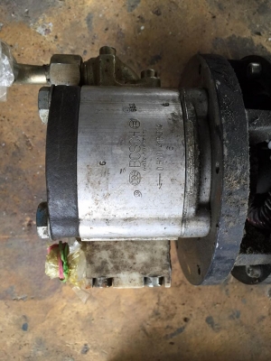 ขายปั๊มไฮโดลิค24v ตัดออกมาจากรถไฟฟ้า มี2ตัว ตัวล่ะ 3500บาท