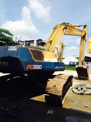 ขายด่วน รถแบ็คโฮ PC220-5