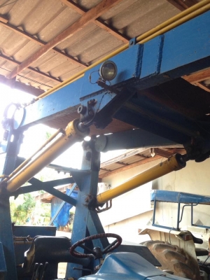 ขายรถไถฟอร์ด 5000-77 พร้อมคีบบูมคู่ มีเล่มทะเบียน แยกคีบอย่างเดียว 105,000 ครับ