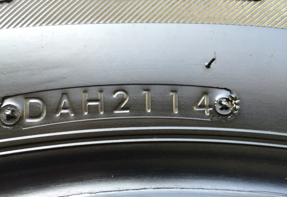 ยาง Bridgestone 255 65 17 กลางปี14 ดอกเยอะ พร้อมใช้งาน ราคาไม่แพง ยาง Bridgestone 255 65 17 กลางปี14 ดอกเยอะ พร้อมใช้งาน ราคาไม่แพง