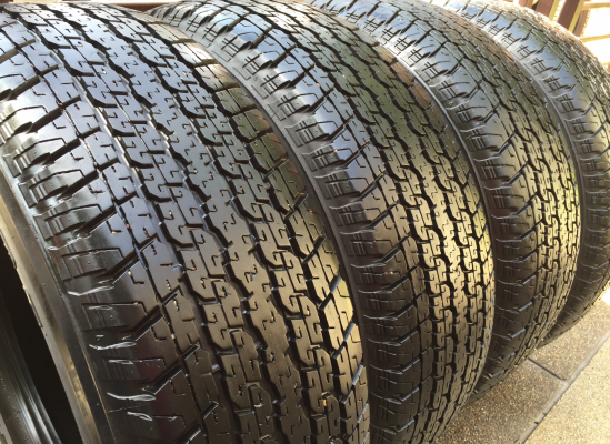 ยาง Bridgestone 255 65 17 กลางปี14 ดอกเยอะ พร้อมใช้งาน ราคาไม่แพง ยาง Bridgestone 255 65 17 กลางปี14 ดอกเยอะ พร้อมใช้งาน ราคาไม่แพง