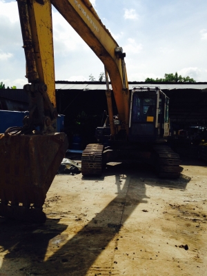 ขายด่วน รถแบ็คโฮ PC220-5