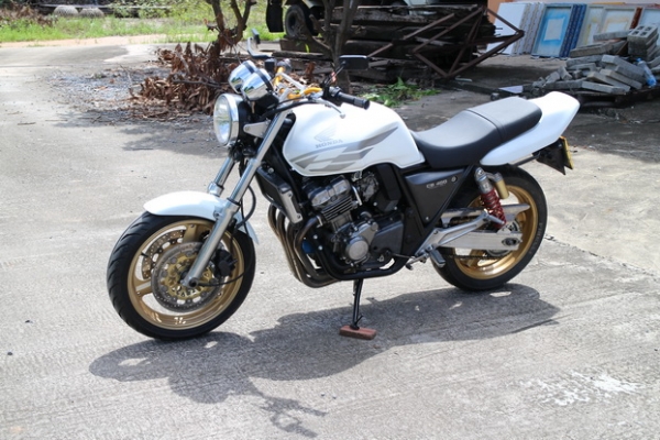 CB400 สวยสวย ทะเบียนแท้ ปิดการขายแล้วครับ ขอบคุณครับ