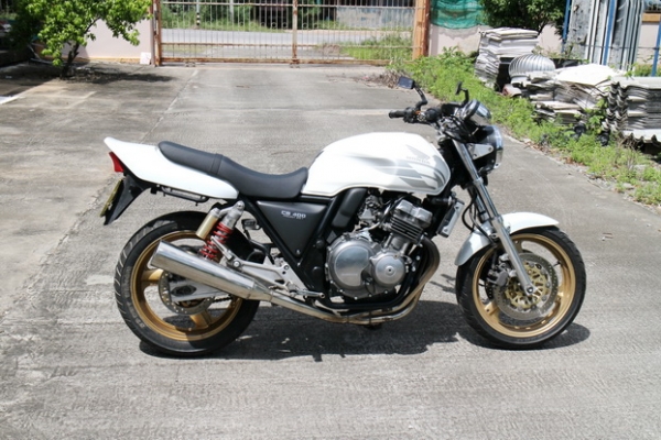 CB400 สวยสวย ทะเบียนแท้ ปิดการขายแล้วครับ ขอบคุณครับ