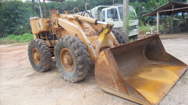 รถตัก KOMATSU JH - 60. สนใจติดต่อ 081 - 6079515