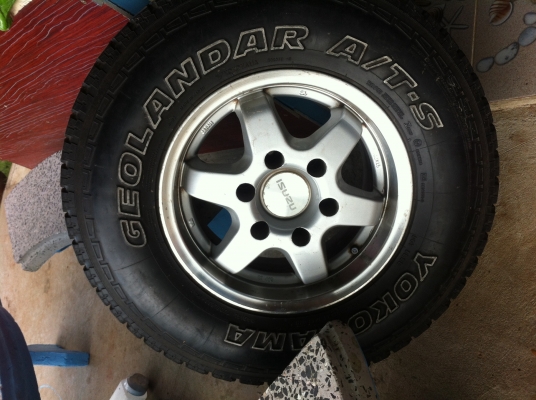 ขายยางรถยนต์ yokohama พร้อมล้อแม็ก อิซูซุขอบ 15" 1ชุด ล้อ