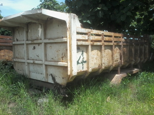 กระบะดั้มท้องเรือ