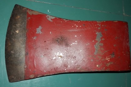 ขายหัวขวานตราวัวงานเก่าBULLขนาด2 1/2ปอนงานใหม่เก่าเก็บ