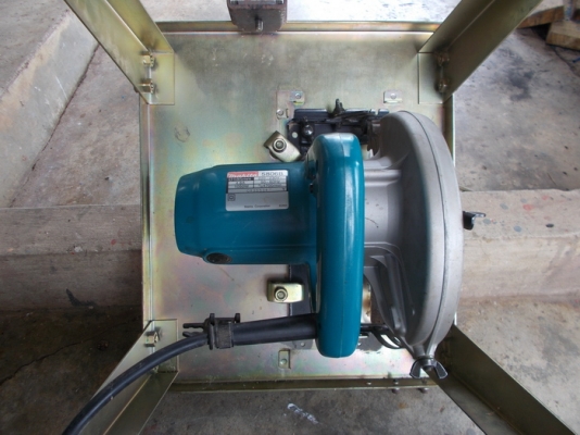 โต๊ะเลื่อยวงเดือน+เลื่อยวงเดือน makita 5806B