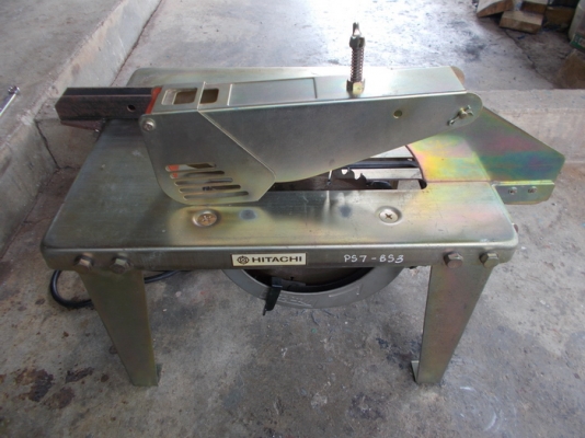 โต๊ะเลื่อยวงเดือน+เลื่อยวงเดือน makita 5806B