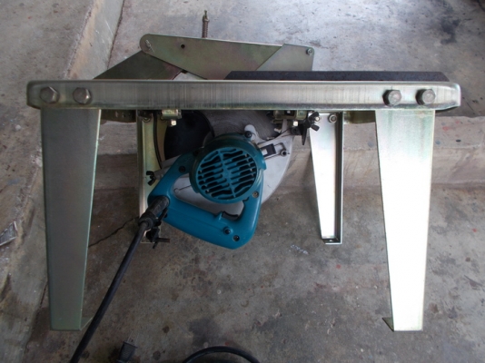 โต๊ะเลื่อยวงเดือน+เลื่อยวงเดือน makita 5806B