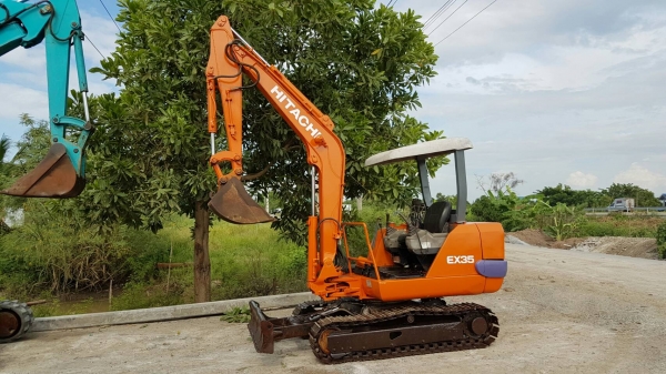 ขายด่วนรถแบคโฮHITACHIฮีตาชีEX35-2ครื่องดีปั่มแรงรถนอกเพิ่งนำเข้ามาใหม่ยังไม่เคยใช้งานในเมืองไทยเลย