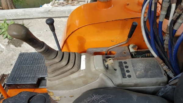 ขายด่วนรถแบคโฮHITACHIฮีตาชีEX35-2ครื่องดีปั่มแรงรถนอกเพิ่งนำเข้ามาใหม่ยังไม่เคยใช้งานในเมืองไทยเลย