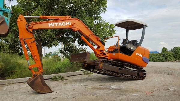 ขายด่วนรถแบคโฮHITACHIฮีตาชีEX35-2ครื่องดีปั่มแรงรถนอกเพิ่งนำเข้ามาใหม่ยังไม่เคยใช้งานในเมืองไทยเลย