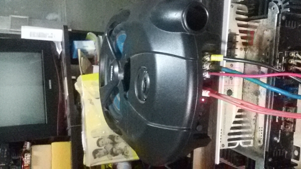 ซับบ็อกมีแอมในตัว ซับบ็อกมีแอมในตัว