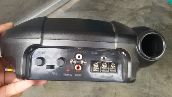 ซับบ็อกมีแอมในตัว ซับบ็อกมีแอมในตัว