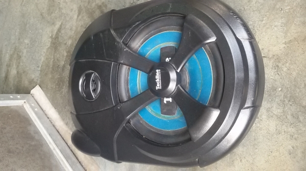 ซับบ็อกมีแอมในตัว