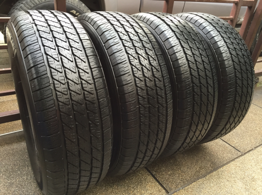 ยาง Michelin 265 65 17 ปี15 ดอกเต็ม ไม่มีปะ ราคาไม่แพง