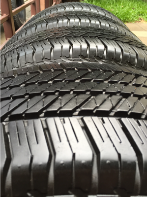 ยาง Bridgestone 265 65 17 ปี15 ดอกเต็ม ไม่มีปะ ราคาไม่แพง ยาง Bridgestone 265 65 17 ปี15 ดอกเต็ม ไม่มีปะ ราคาไม่แพง