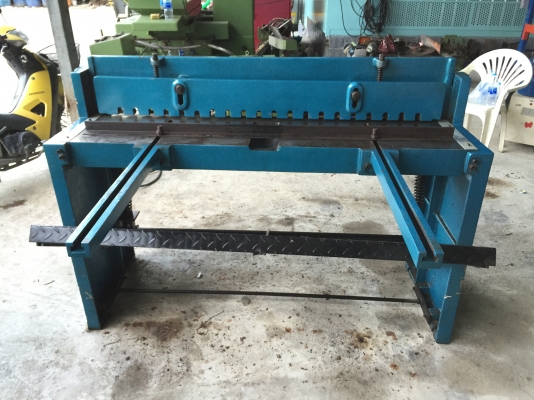 ขายเครื่องตัดเท้าเหยียบใต้หวันตัดได้1มิลยาว4.5ฟุตสภาพกริบลงตู้ราคาถูกๆ