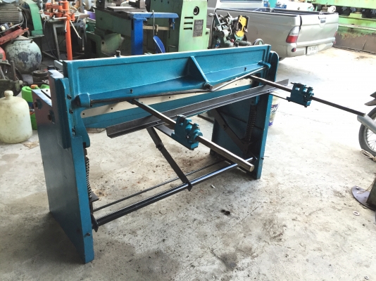 ขายเครื่องตัดเท้าเหยียบใต้หวันตัดได้1มิลยาว4.5ฟุตสภาพกริบลงตู้ราคาถูกๆ