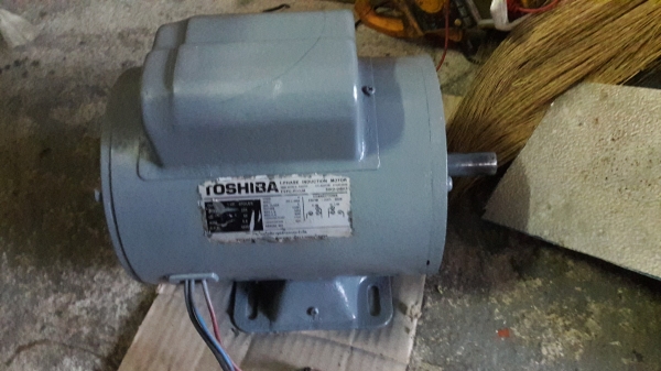 ขาย !! มอเตอร์1แรง220v.ยี่ห้อโตชิบ้ากับฮิตาชิ พร้อมใช้งาน