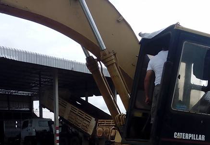 **465,000 บ.ต่อรอง/// แบคโฮ CAT E200B เครื่อง+ปั้ม เดิม แรง บูมอาร์มสวย เอวแน่น ช่วงล่าง70-75\% พร้อมใช้งาน เล่มฯ/ชุดโอนขาด ขายตามสภาพ **ขาย CAT E200B แบคโฮ สภาพดี บอดี้สวย ช่วงล่างได้ พร้อมทำงาน มีเล่มฯ ไม่มีชุดโอน HYD.EXCAVATOR CATERPILLAR E200B เครื่อง+ **465,000 บ.ต่อรอง/// แบคโฮ CAT E200B เครื่อง+ปั้ม เดิม แรง บูมอาร์มสวย เอวแน่น ช่วงล่าง70-75\% พร้อมใช้งาน เล่มฯ/ชุดโอนขาด ขายตามสภาพ **ขาย CAT E200B แบคโฮ สภาพดี บอดี้สวย ช่วงล่างได้ พร้อมทำงาน มีเล่มฯ ไม่มีชุดโอน HYD.EXCAVATOR CATERPILLAR E200B เครื่อง+