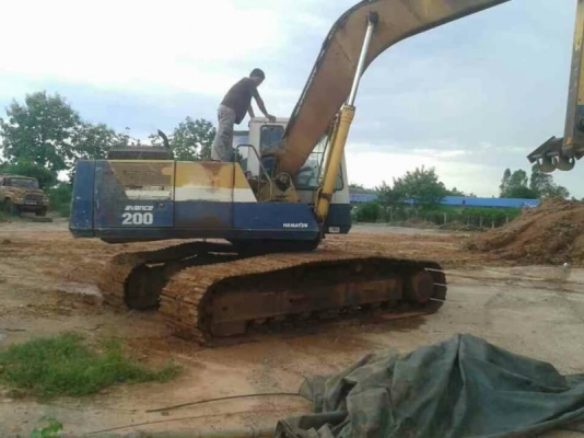 ขาย 485,000 KOMATSU PC200-5  เครื่อง 6D14-Turbo ปั้มดี (ไฟฟ้าตัด )  เอกสารเล่มทะเบียน  รถอยู่ จ.อุดรธานี  090-772-3710 090-772-3708