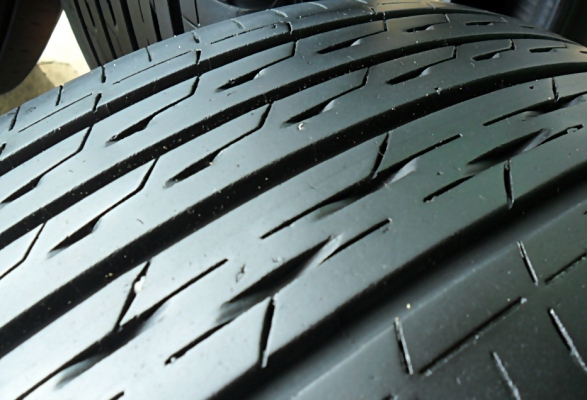 ยางขอบ15 บริดสโตน195-60-R15 ลงพื้นปลายปี15 (4เส้น3,500)นิ่มมากๆ