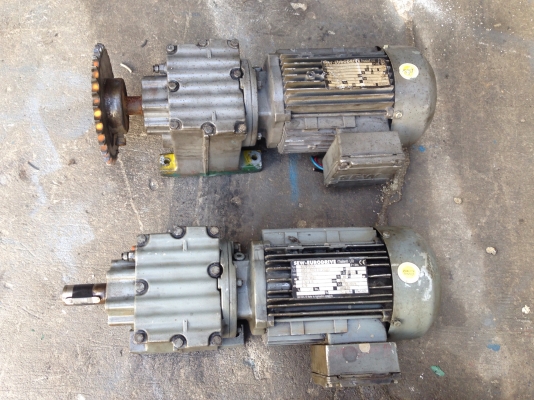 ขายมอเตอร์เกียร์ SEW eurodrive 1HP. 380V อัตราทด 1:13 เพลาออกประมาณ 104 รอบต่อนาที สภาพสวยมาก วิ่งนิ่ม พร้อมใช้งาน มี 2ตัวครับ