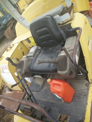 ขายรถแม็คโคเล็ก HITACHI EX40 รถตามสภาพใช้งานได้ปกติครับ