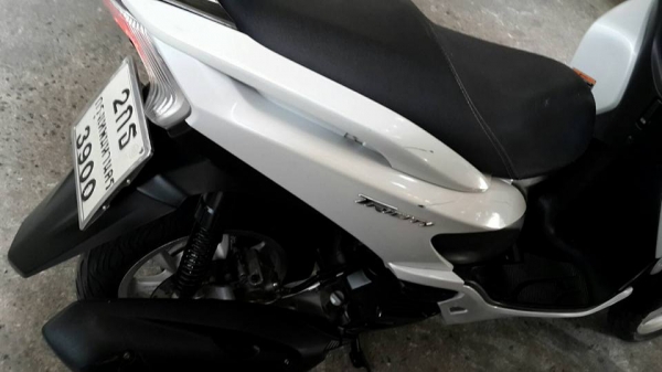 ขาย Yamaha Tricity 125 i ปี 57 เครื่องดีเดิมๆ ชุดสีมีรอยฝาข้างด้านหลัง ซ้ายและขวาล่มพร้อมชุดโอน