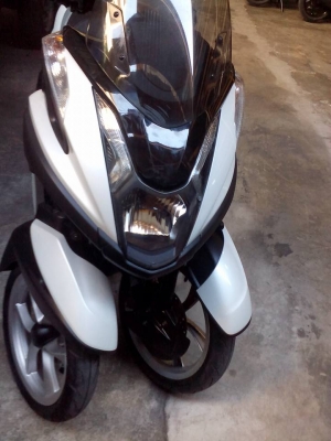 ขาย Yamaha Tricity 125 i ปี 57 เครื่องดีเดิมๆ ชุดสีมีรอยฝาข้างด้านหลัง ซ้ายและขวาล่มพร้อมชุดโอน