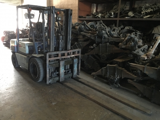 รถฟอร์คคลิฟท์3ตันเข้าตู้คอนได้