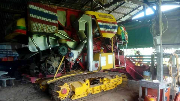 ขายรถเกี่ยวข้าว จ้าวช้างไวไฟ ตัวพิเศษ เครื่อง6M61 รถเดิมจากศูนย์ สภาพดีพร้อมใช้งาน ราคา1,090,000 สนใจโทร 090-8588220คุณนะ 093-3258446คุณบิว หรือเข้าดูสินค้าอื่นๆได้ที่ www.narong2truck.com หรือ www.truck.in.th/498 หรือเพจFacebook ณรงค์ ซื้อขายรถมือสอง (เว